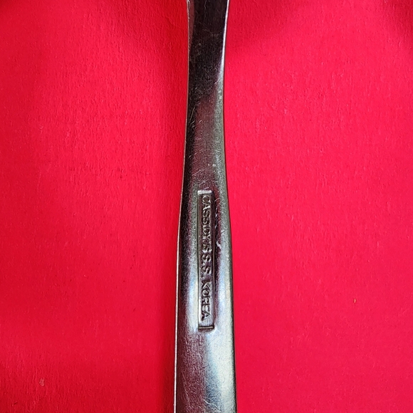 Silver Flatware Set for Dining - Picture 2 of 3